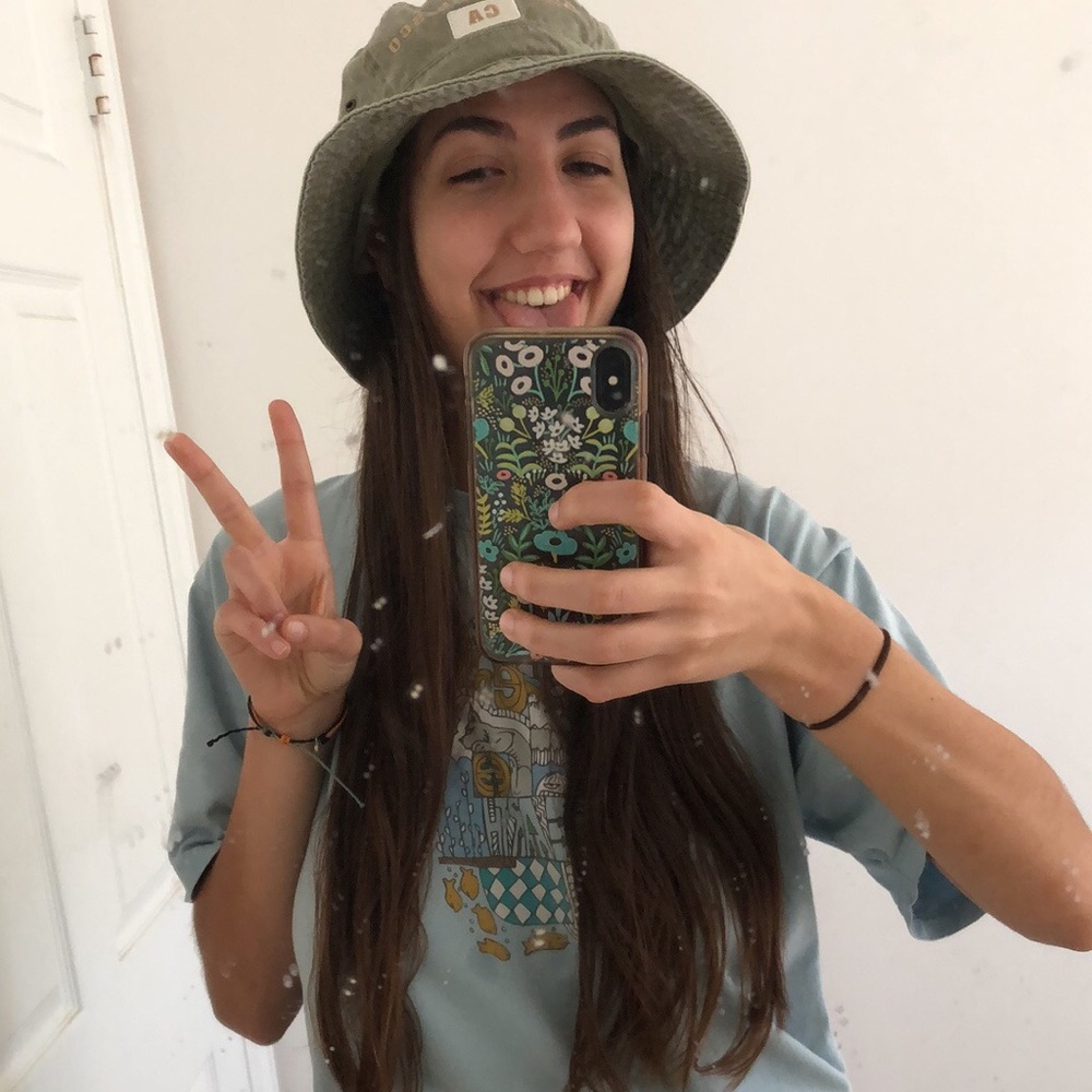 Meet your Posher, Lena